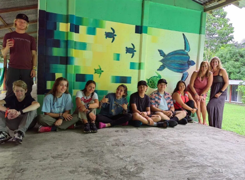 Volunteers in Costa Rica Laguna Urpiano